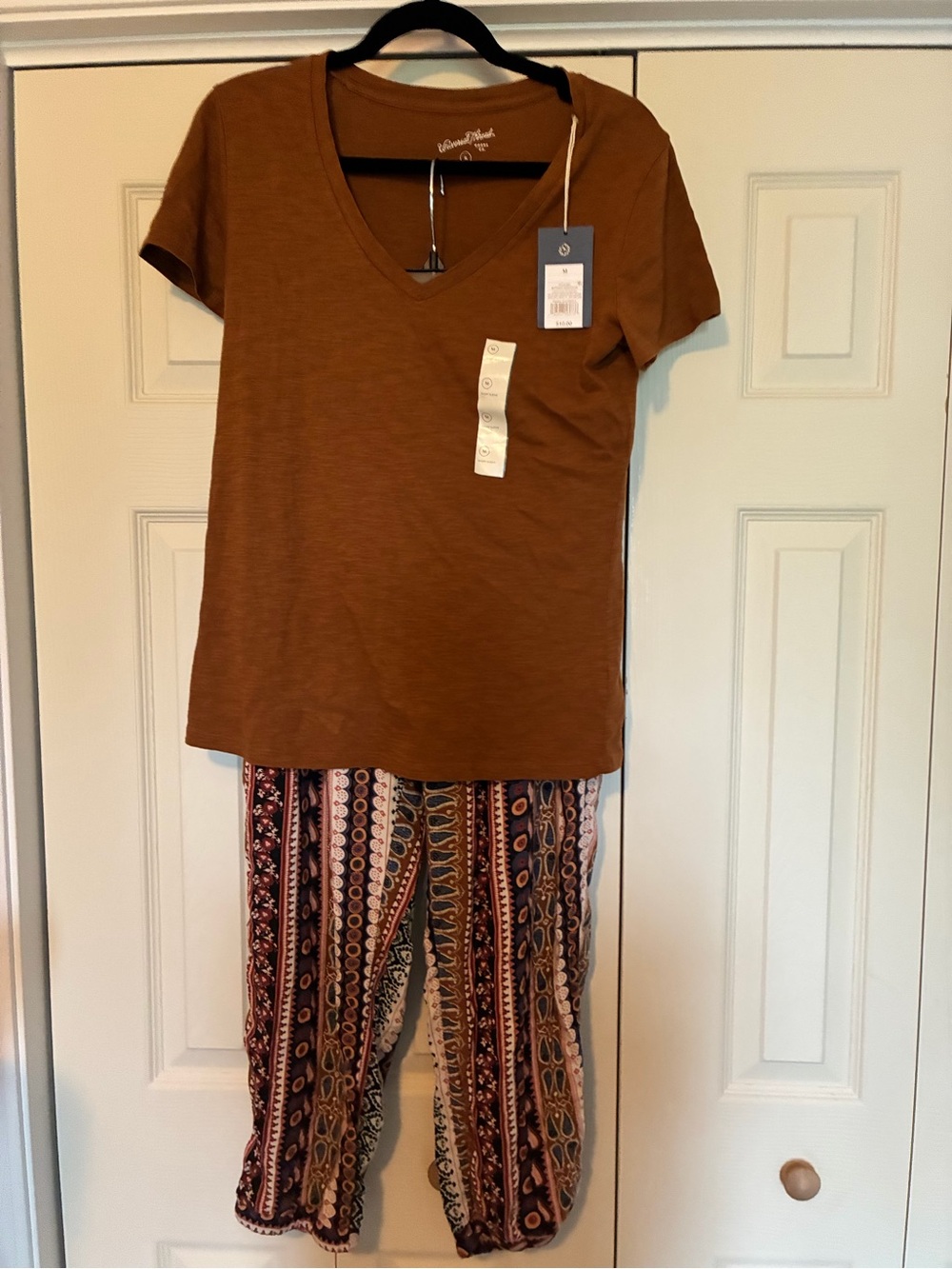 NWT M Universal Thread Brown V-Neck Sleep Top with L Patterned Lounge Pants
